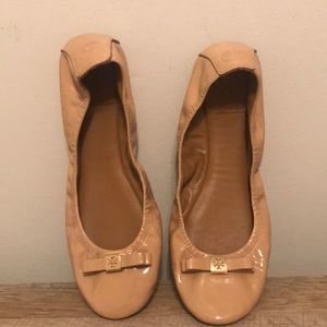 Tan patent Tory Burch flats with bow 9.5